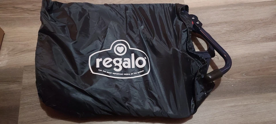 Regalo Easy Diner Silla Alta Bebé Gancho, Incluye Bolsillo de Almacenamiento Plegable Negro Foto 3 de 3