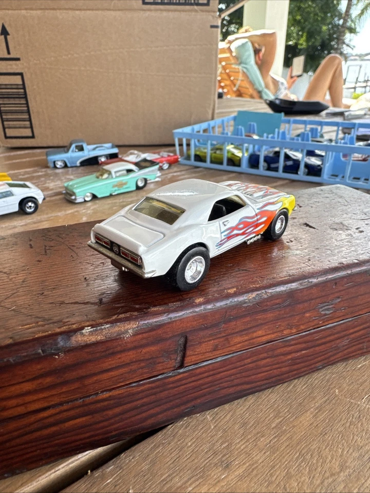 Hot Wheels Heavy Chevy Camaro - White Flame - NEAR MINT - Vintage Real Riders - Image 3 of 4