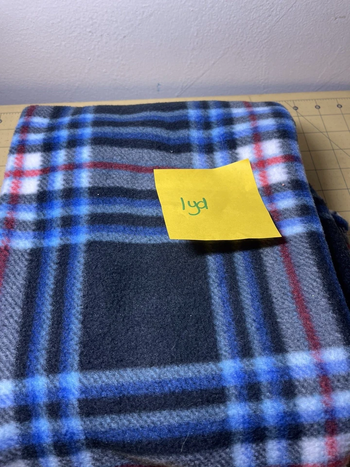 Paquete Quilter/Crafter — 7,5 yardas más chatarra — Cuervos, delfines, cuadros, anclas Foto 4 de 4