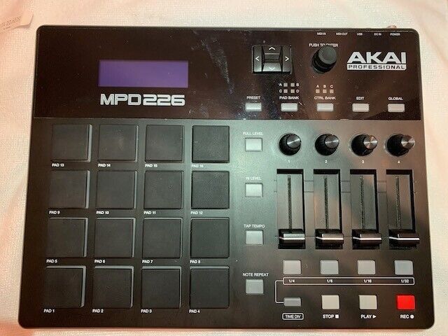 Akai Professional USB MIDIコントローラー　MPD226 MIDI Pad Controller With Sliders MPD226 | Akai Pro
