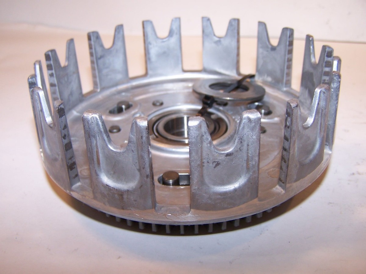 のん KAWASAKI ZX600 OUTER CLUTCH BASKET HOUSING 13095-1128 ZX