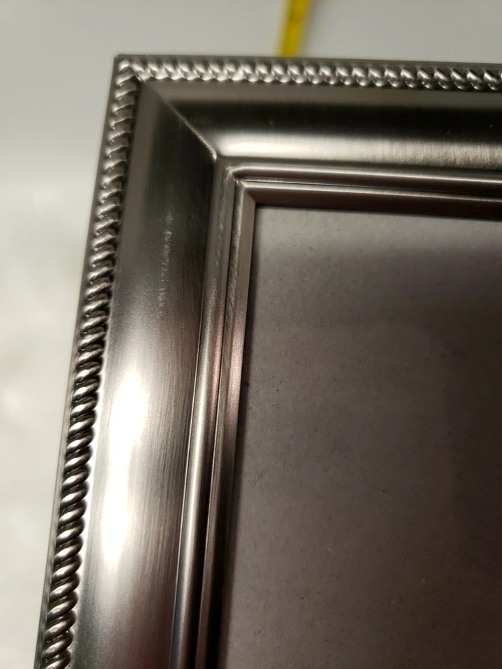 Juego de 2 marcos de fotos MCS 8X10 plateados *ver fotos para pequeños arañazos Foto 4 de 4