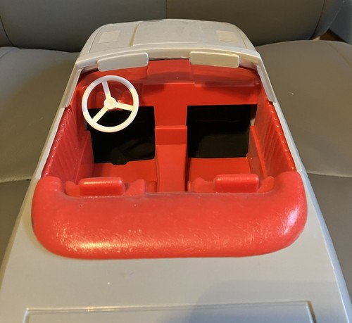 Toy TRIUMPH TR 7-8 Barbie Size Car Plastic Vintage Good Condition Needs Cleaning - Picture 4 of 6