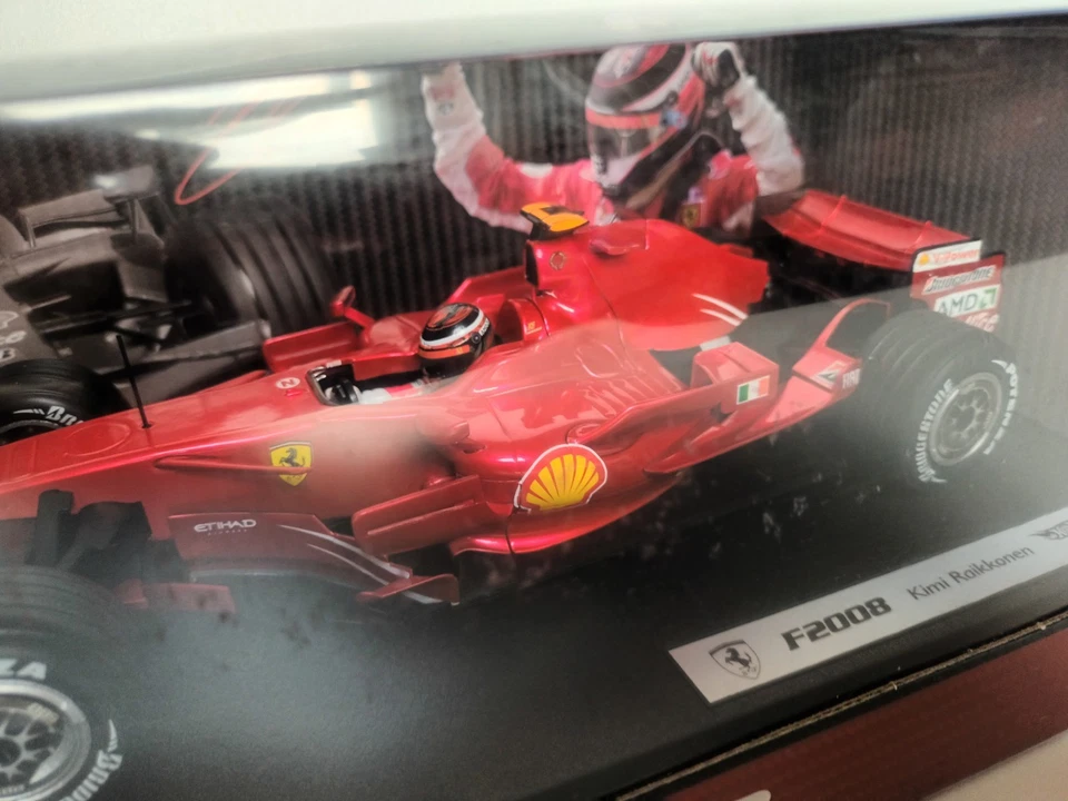 1/18 Hot Wheels L8781 Ferrari F2008 2008 Kimi Raikkonen Foto 3 de 4