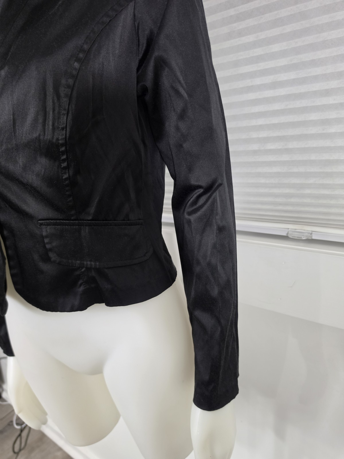 VTG Y2K Wet Seal Black Satin Cropped Blazer Jacket Single Button Office Siren M image 3