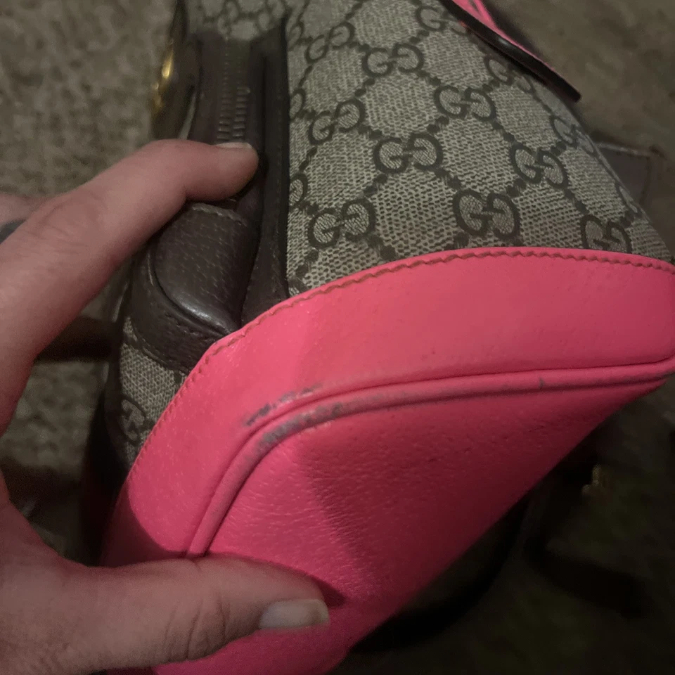 Mochila pequena Gucci GG Ophidia destaque de couro rosa quente  - Imagem 4 de 4