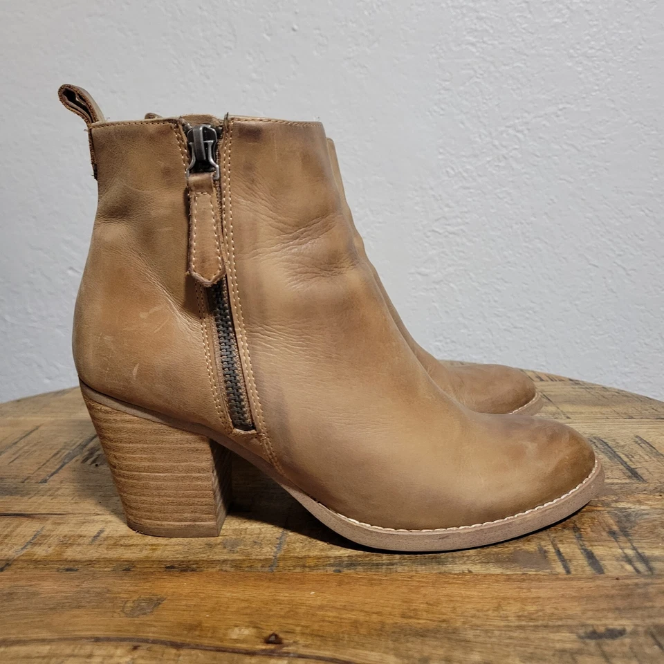 Botas de tornozelo Tony Bianco marrom couro genuíno salto com zíper bronzeado - Imagem 3 de 4