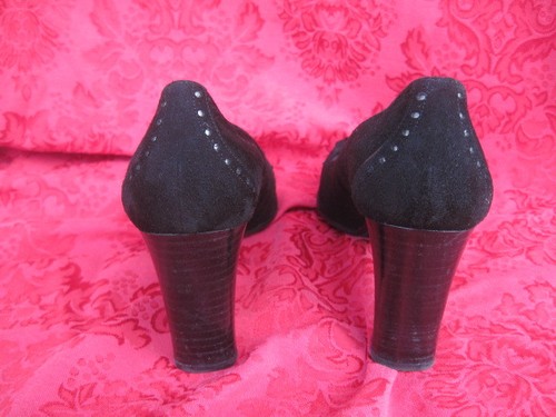 Stuart Weitzman Classic Black Suede Pumps Silver Buckle Kiltie 8N - Picture 9 of 9