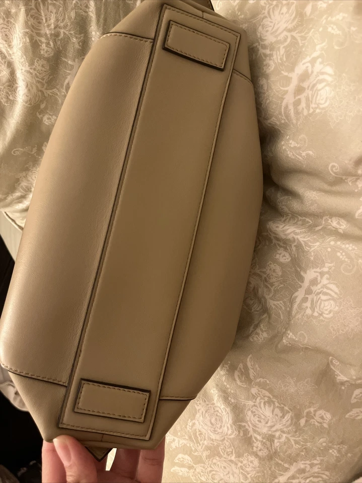 Givenchy soft leather antigona handbag - Image 3 of 4