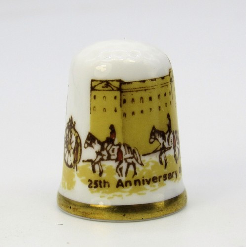 VINTAGE CAVERSWALL FINGERFINGERHUT KÖNIGIN ELIZABETH II KRÖNUNG 25. JAHRSTAG - Bild 2 von 5