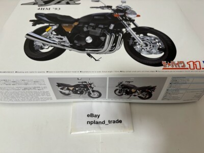 Aoshima 1993 Yamaha 4HM XJR400 Motorcycle 1/12 Scale Model