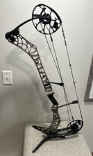 Mathews Phase 4 33 Bare RH Ambush Green Black Limbs 28”/65 lbs w/Limb Legs. 