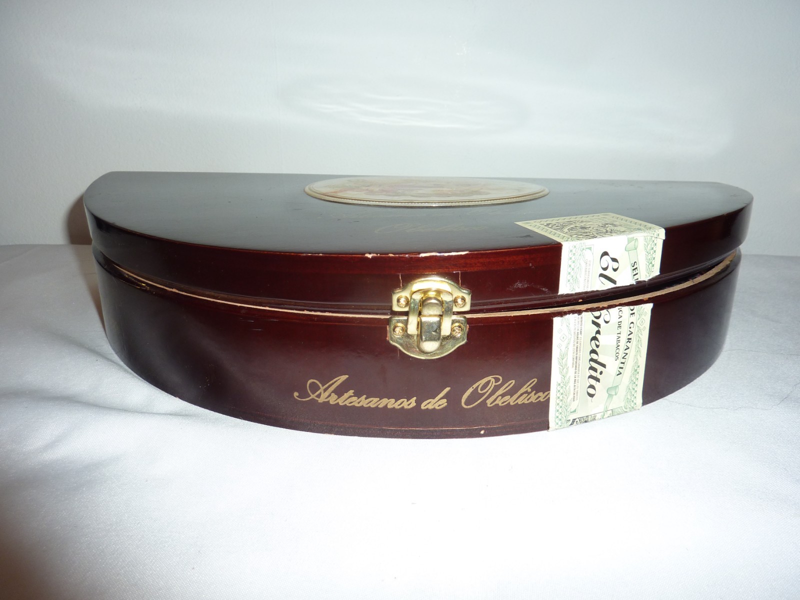 Rare La Gloria Cubana Obelisco Half Moon Shaped Cedar Cigar Box w Velvet Bed!