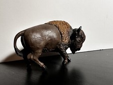 SAFARI LTD BISON 1997 PLASTIC FIGURE 2908-29 STANDS 2.75 INCHES TALL