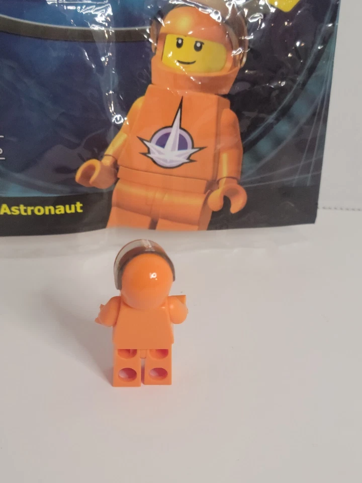 LEGO Universe Exclusive Nexus Astronaut Minifigure Retired (RARE) (OPENED) - Image 4 of 4