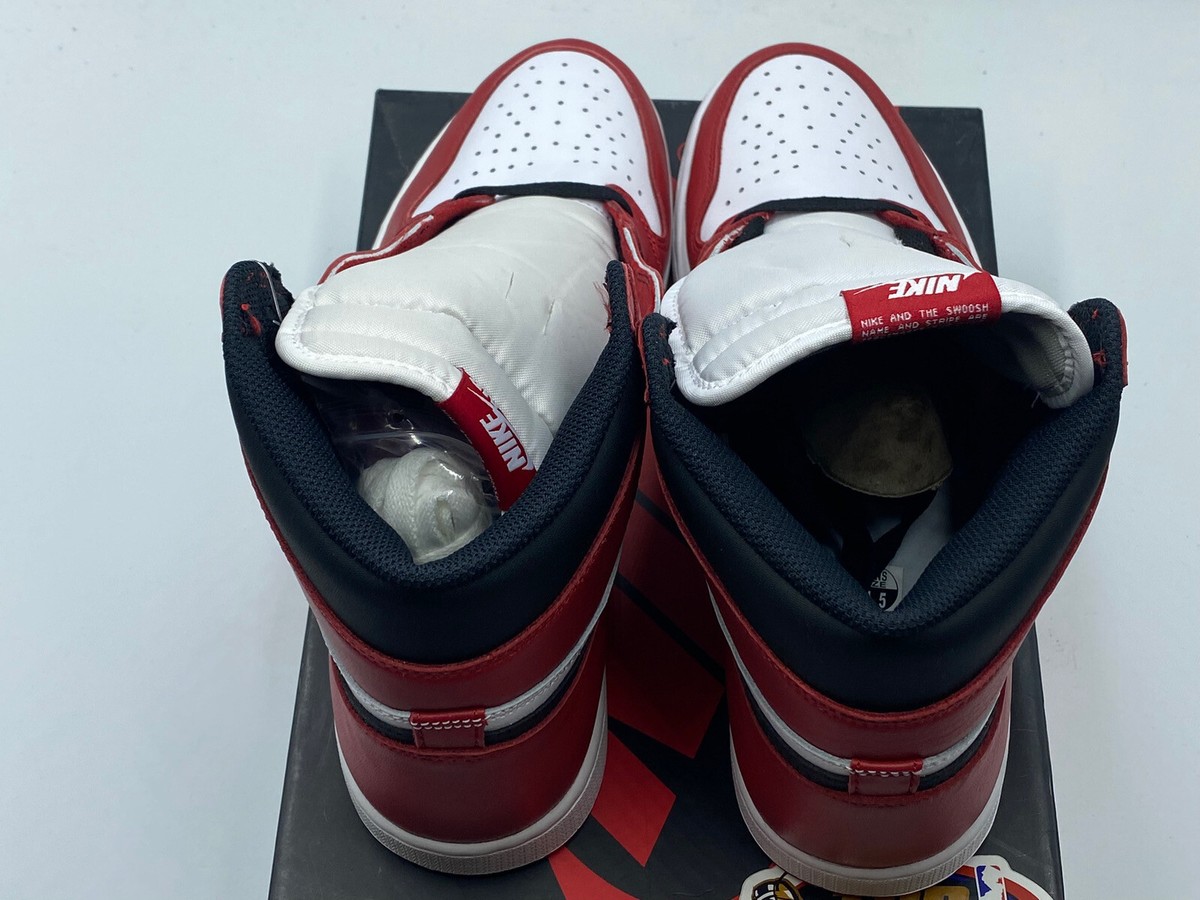 DS Nike Air Jordan 1 High Chicago 2015 Size 11.5 Authentic DS Nike Air Jordan 1 High Chicago 2015 Size 11.5 Authentic
