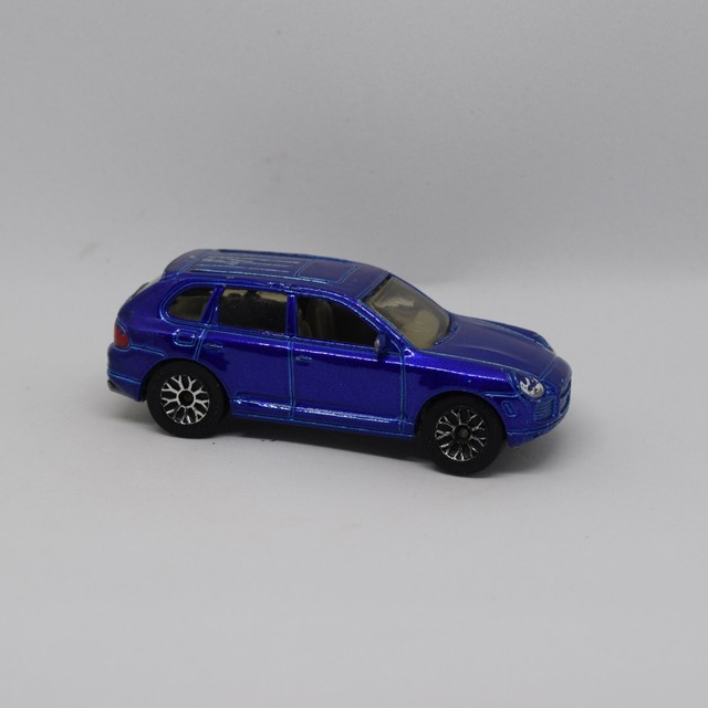 Matchbox porsche cayenne