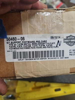 Harley Davidson Genuine 50460-06 Softail Passenger Footboard Support Kit OEM New