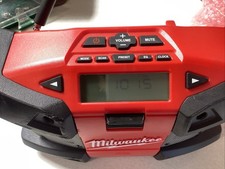 Milwaukee M12 Jobsite AM/FM Radio 2590-20 - No Battery