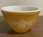 Pyrex Butterfly Gold 401 Nesting Mixing Bowl- 1-1/2 Pint - Nice!