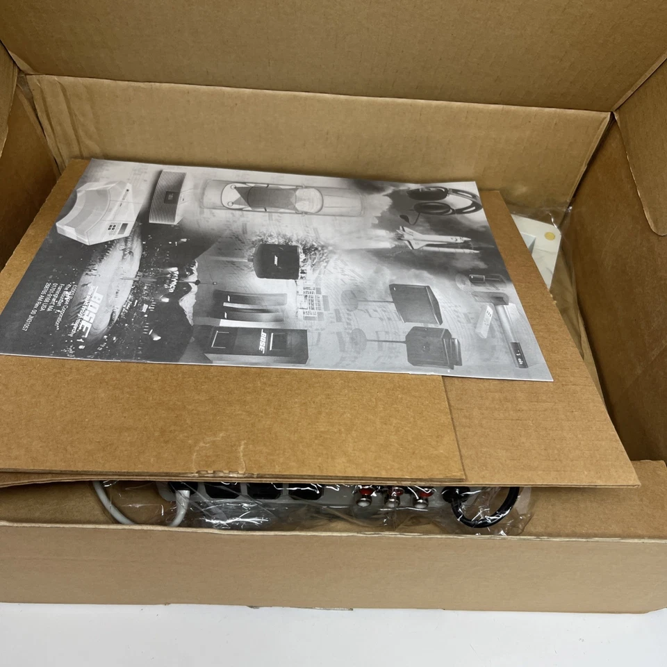 Bose Wave AWRC-1P Stereo CD Player and Radio with Remote - White & Stand NOS - Image 3 of 4