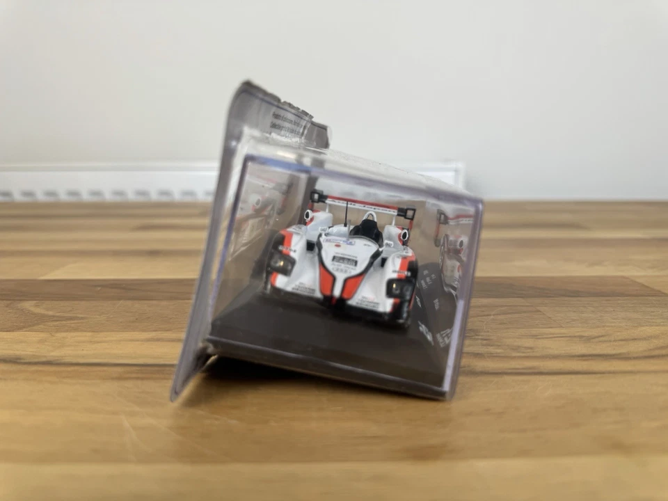 Coche modelo ganador IXO 1:43 Audi R8 #5 Le Mans 2004 con vitrina y blister Foto 3 de 4