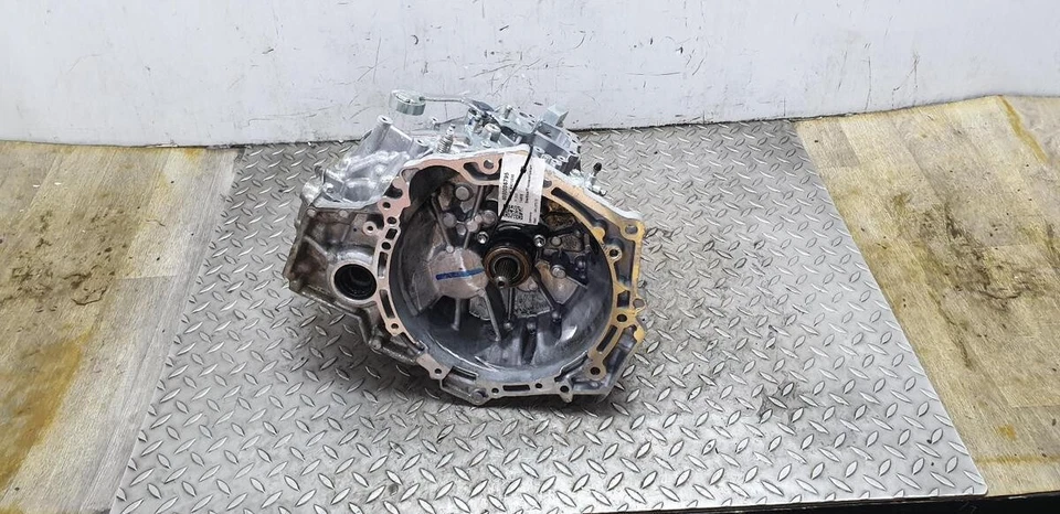 TOYOTA YARIS MK4 (XP210) 1.5 Petrol M15A-FKS 6 Speed gearbox 30300-0D510 - Image 2 of 4