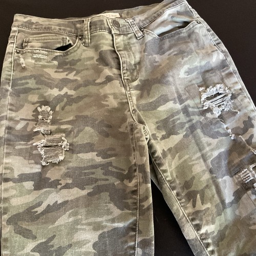 Mudd Woman’s Camouflage Jeans Size 7 Skinny - Picture 7 of 13