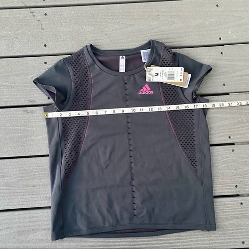 New Woman’s Adidas Gray Laser Cut Primeknit Gym Short Sleeve Shirt Medium - Picture 7 of 11
