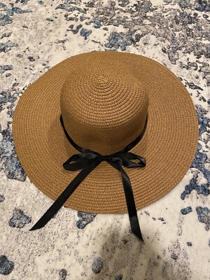 Tan Straw Sun Hat VINTAGE 90s with Wide Brim and a Black French Ribbon Accent Tan & Bow Accent Straw Sun Hat – Unique Vintage main image 2