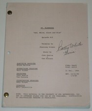 BETTY WHITE SIGNED PERSONAL ORIGINAL SCRIPT FOR "ST. ELSEWHERE" 1985 EPISODE