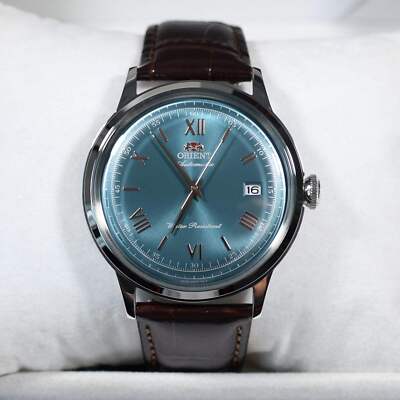 Orient Bambino Herrenuhr – Opalgrünes Zifferblatt, Automatikwerk, Lederarmband