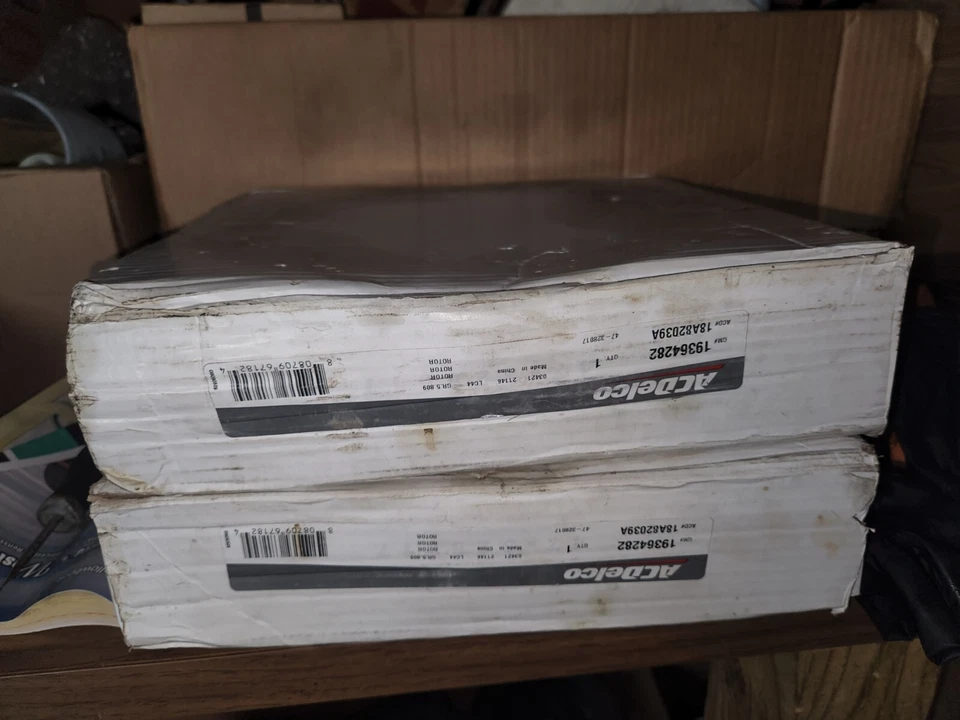 x2 nuevo en caja pinza freno trasero rotores gm parte 19364282 un juego completo de rrs Foto 2 de 2