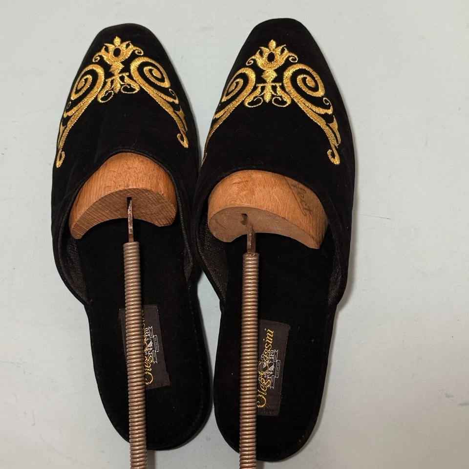 Raras pantuflas de mula de terciopelo de lujo Oleg Cassini negras y doradas bordadas gamuza talla 9 Foto 4 de 4