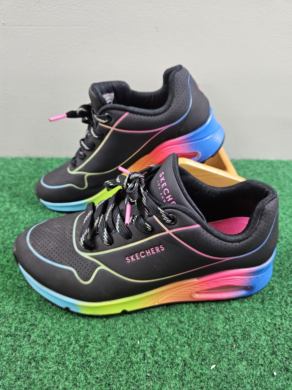 Skechers Uno Pop Of Sunshine Style 155148 Women’s Black Rainbow Size 8 School