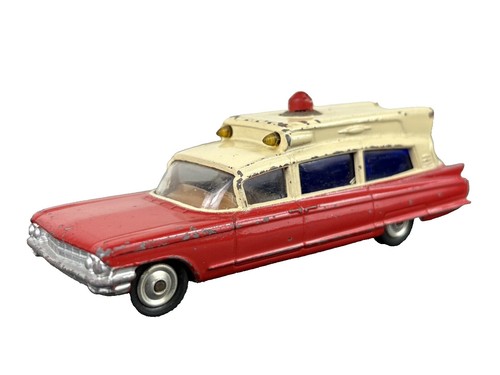 スピード発送目標 コーギートイズ 1966年購入 ミリタリーアンビュランス Speed ​​shipping target Corgi Toys Purchased in 1966 Military