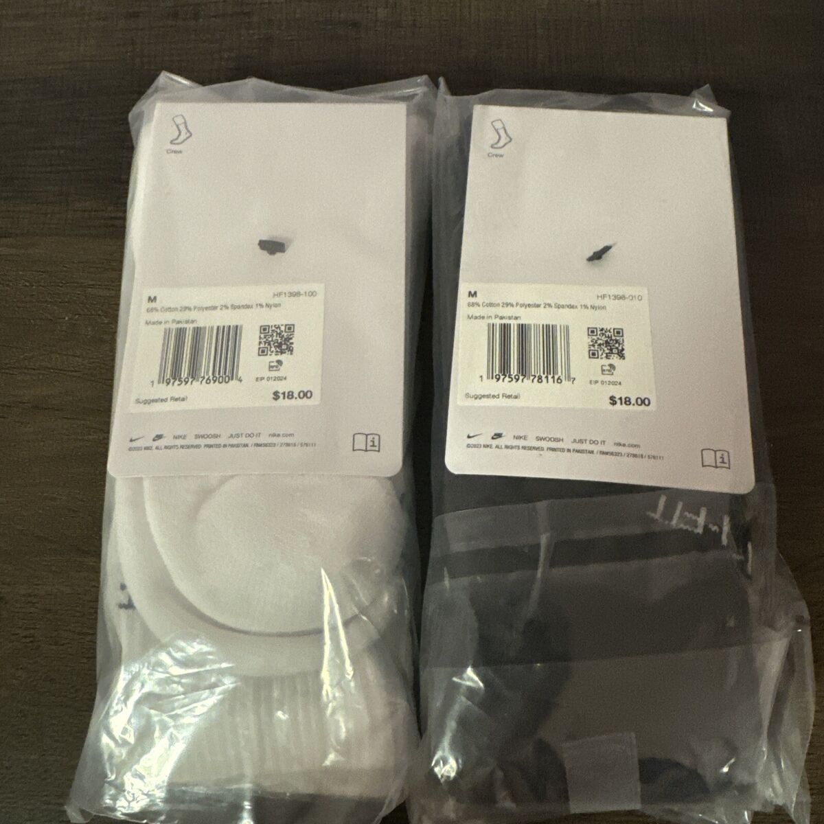 SUPREME JORDAN CREW SOCKS BLACK + WHITE Medium (BOTH 2 PACKS SUPREME JORDAN CREW SOCKS BLACK + WHITE Medium (BOTH 2 PACKS