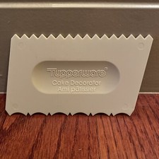 Tupperware Double Sided Cake Decorator Icing Frosting Trimmer Beige Tan
