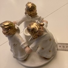 Goebel , Tanzende 3 Engel Um Eine Kerze,Durchmesser 14,5 cm