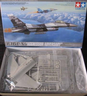 F-16 C/N Aggressor Adversary von Tamiya im Maßstab 1:48 *NEU*