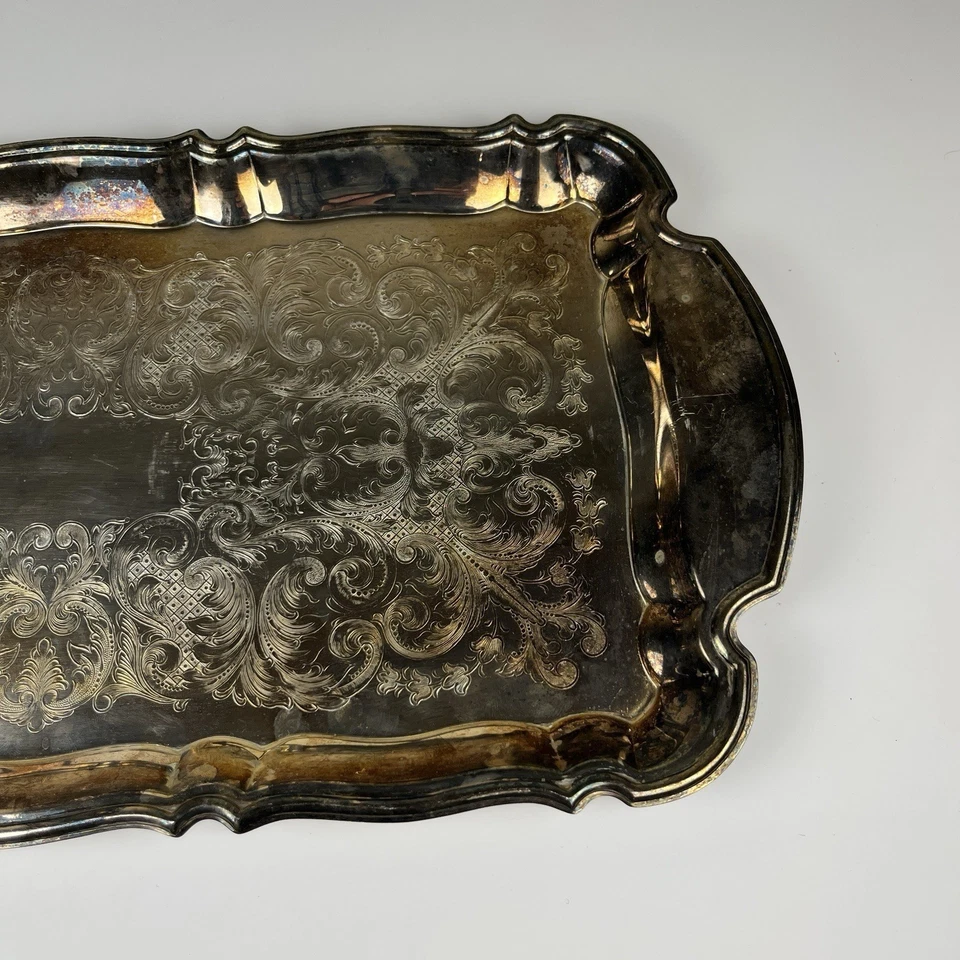 Bandeja de servir folheada a prata vintage Oneida EUA alças de rolagem ornamentadas retangulares - Imagem 4 de 4