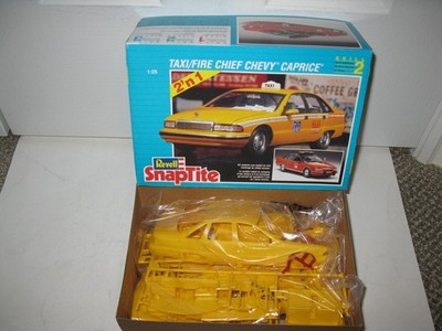 NEW REVELL 1/25TH SNAPTITE 1992 CHEVY TAXI/FIRE CHIEF CAPRICE KIT #6294