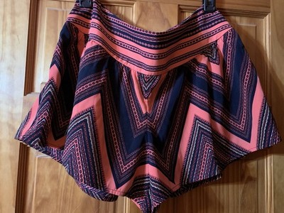 Women s Express Fabric Shorts Size 12