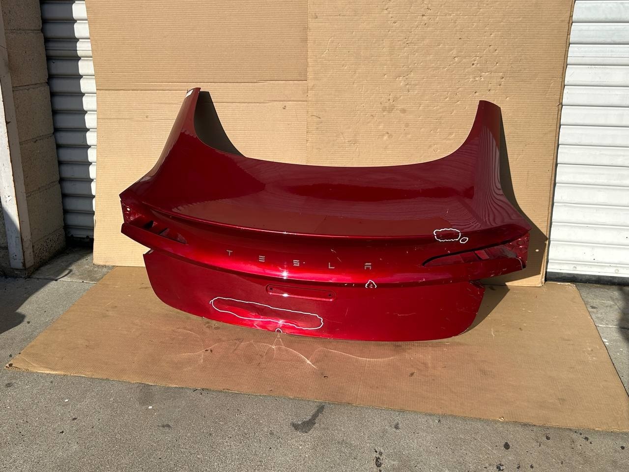 ✅ 24-25 Tesla Model 3 Rear Trunk Tailgate Liftgate Lid Shell Panel Red /dent