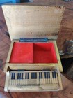 Vtg Gold Tone Wood Hand Painted Piano Jewelry/Music Box Japan Phil Papel  — photo 5