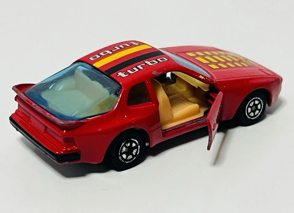 YatMing 1/64 Scale DieCast Cars (Lot Of 4) Porsche 944, Ford Mustang - Used - Image 4 of 4