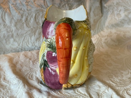 Lillian Vernon 7" Pitcher VEGETABLES Carrot Handle Sculpted 56 oz - Bild 4 von 6