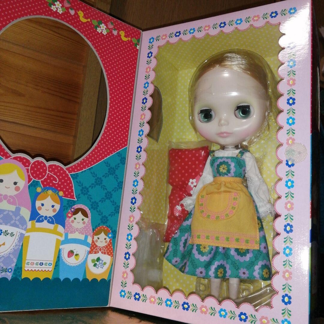 Blythe Matryoshka Maiden Doll Toys R Us Limited Takara Tomy New