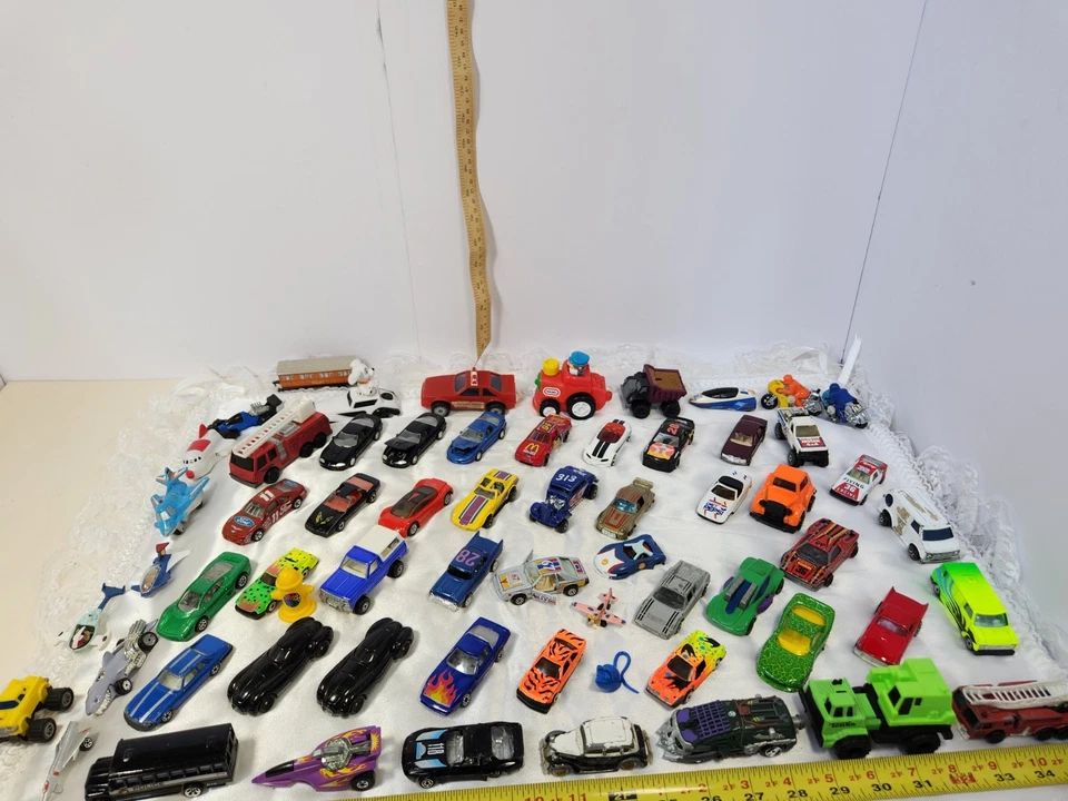 LOT OF HOT WHEEL CARS 🚗 - Image 2 of 4