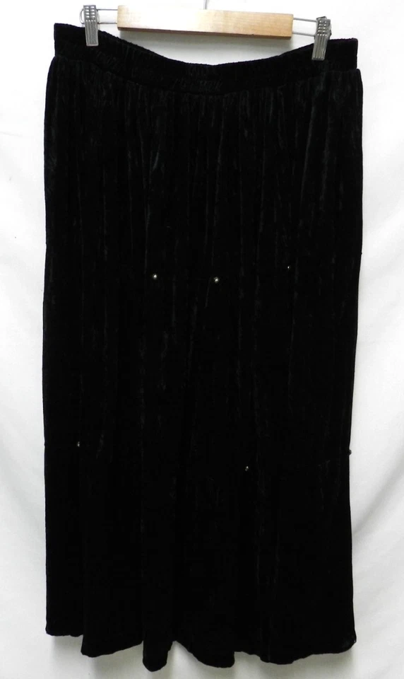 Saia Stonebridge Velvet vassoura em camadas cintura média elástica preta Tamanho Tamanho 1X - Imagem 2 de 4
